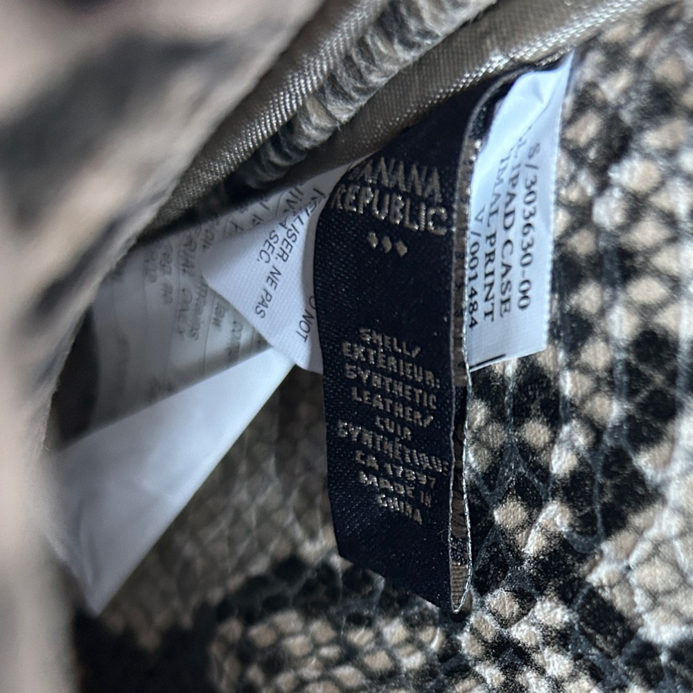 Banana Republic Tablet Case - Picture 5 of 5